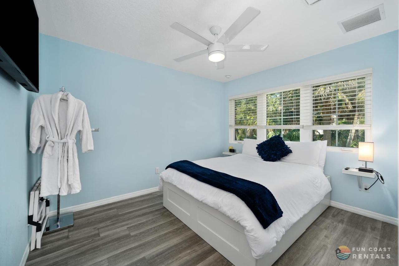 Dog Friendly Loft Steps From Beach With Gas Barbecue Grill And Upstairs Deck! New Smyrna Beach Εξωτερικό φωτογραφία